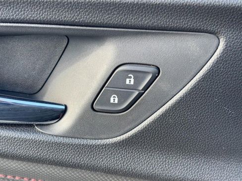 Used 2021 Chevrolet TrailBlazer RS w/ Sun and Liftgate Package image 24