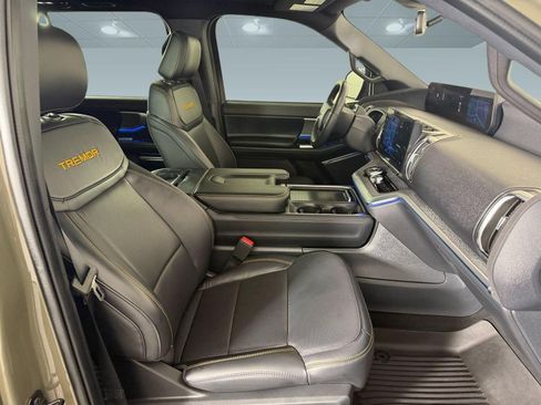 Used 2025 Ford Expedition Tremor AWD/4WD image 25