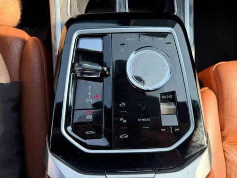 Used 2023 BMW 760i xDrive AWD/4WD image 24