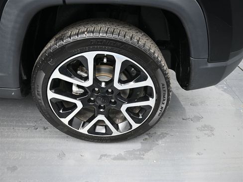 Used 2018 Jeep Compass Limited w/ Navigation Group image 20