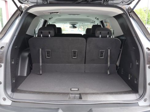 Used 2021 Chevrolet Traverse LS AWD/4WD image 4