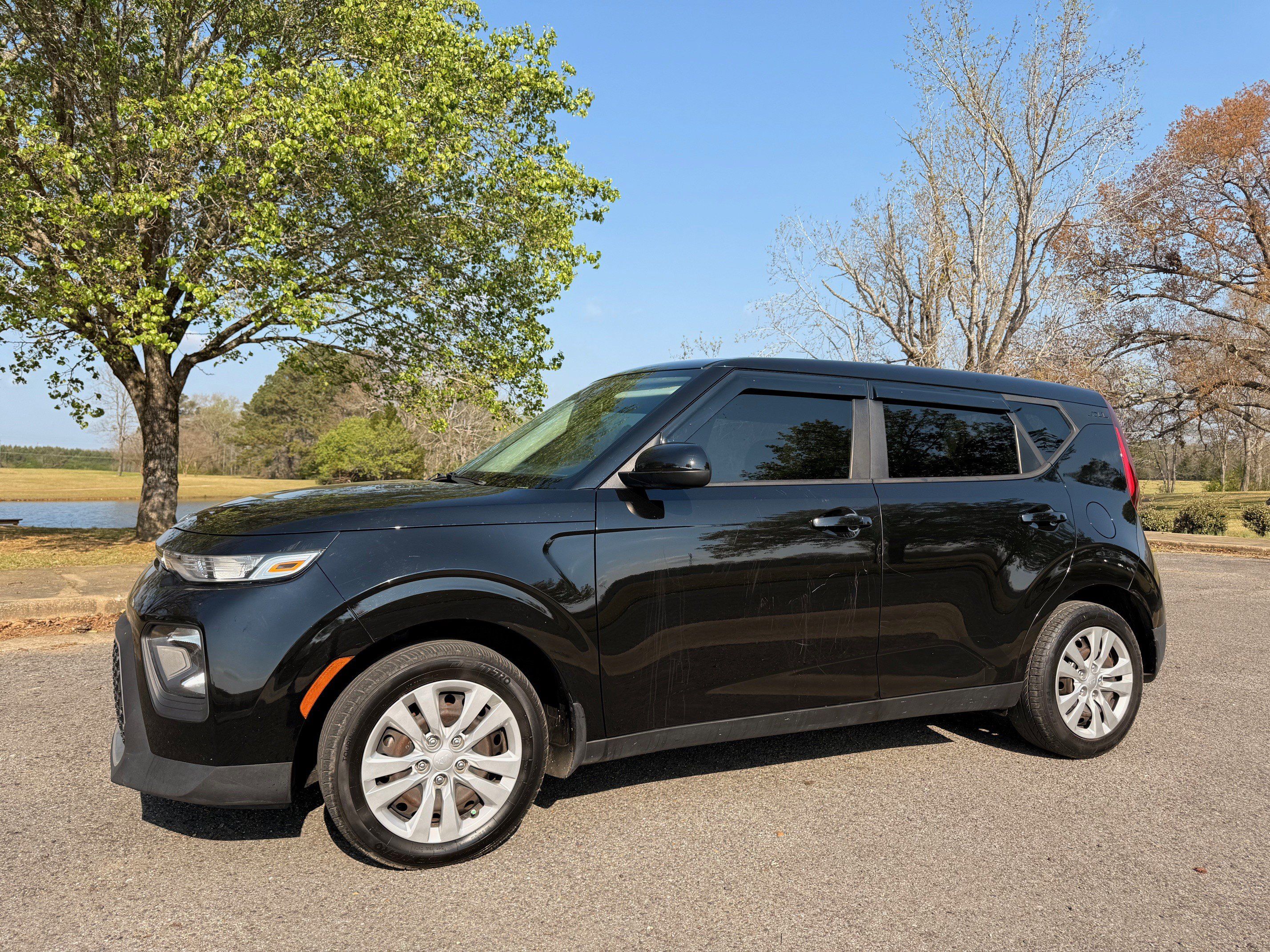 Used 2020 Kia Soul LX FWD image 1