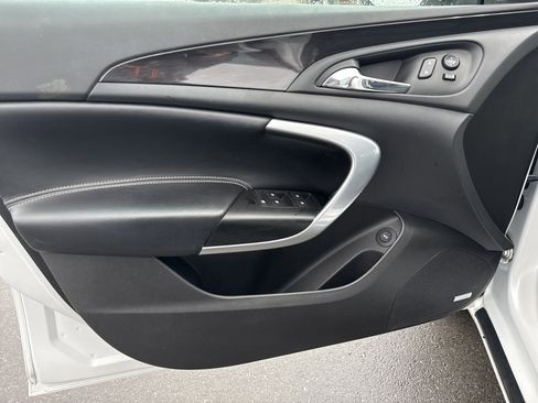 Used 2017 Buick Regal Premium image 15