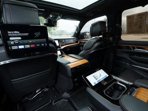 Used 2022 Jeep Grand Wagoneer Series III w/ Rear Seat Video Group 1 image 29