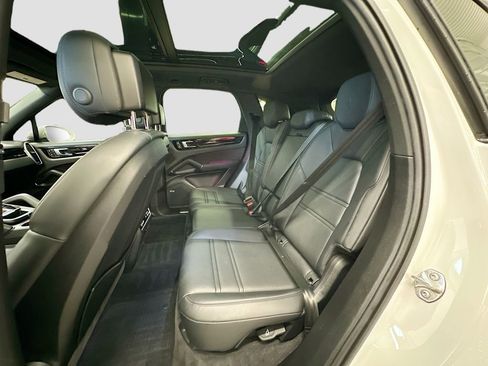 Certified 2022 Porsche Cayenne AWD/4WD image 24