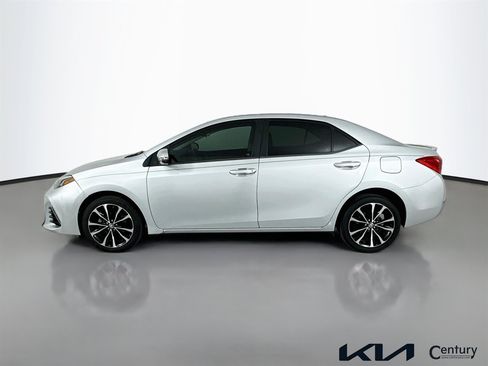 Used 2017 Toyota Corolla SE w/ SE Premium Package FWD image 8