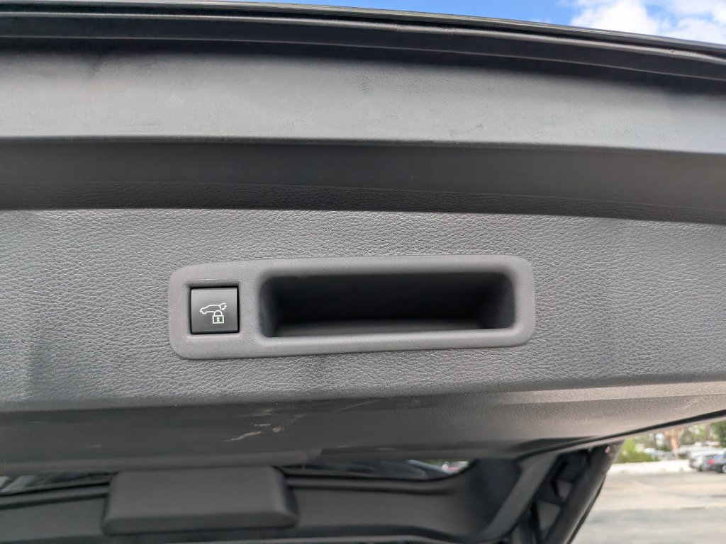 Used 2026 Toyota Sienna XLE FWD image 15