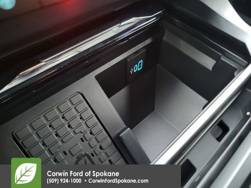 New 2026 Ford F250 Lariat w/ Black Appearance Package image 35