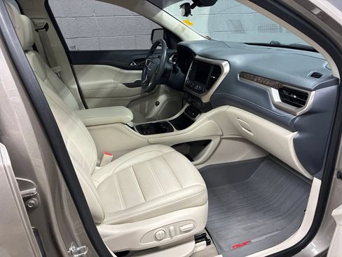 Used 2022 GMC Acadia Denali w/ Denali Ultimate Package AWD/4WD image 7