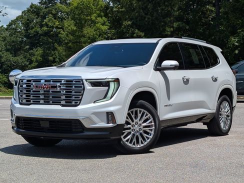 Used 2024 GMC Acadia Denali FWD image 4