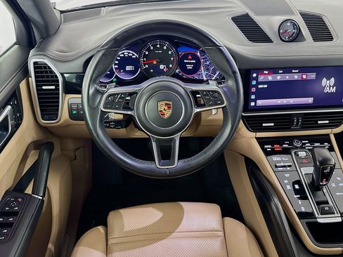 Used 2023 Porsche Cayenne AWD/4WD image 15