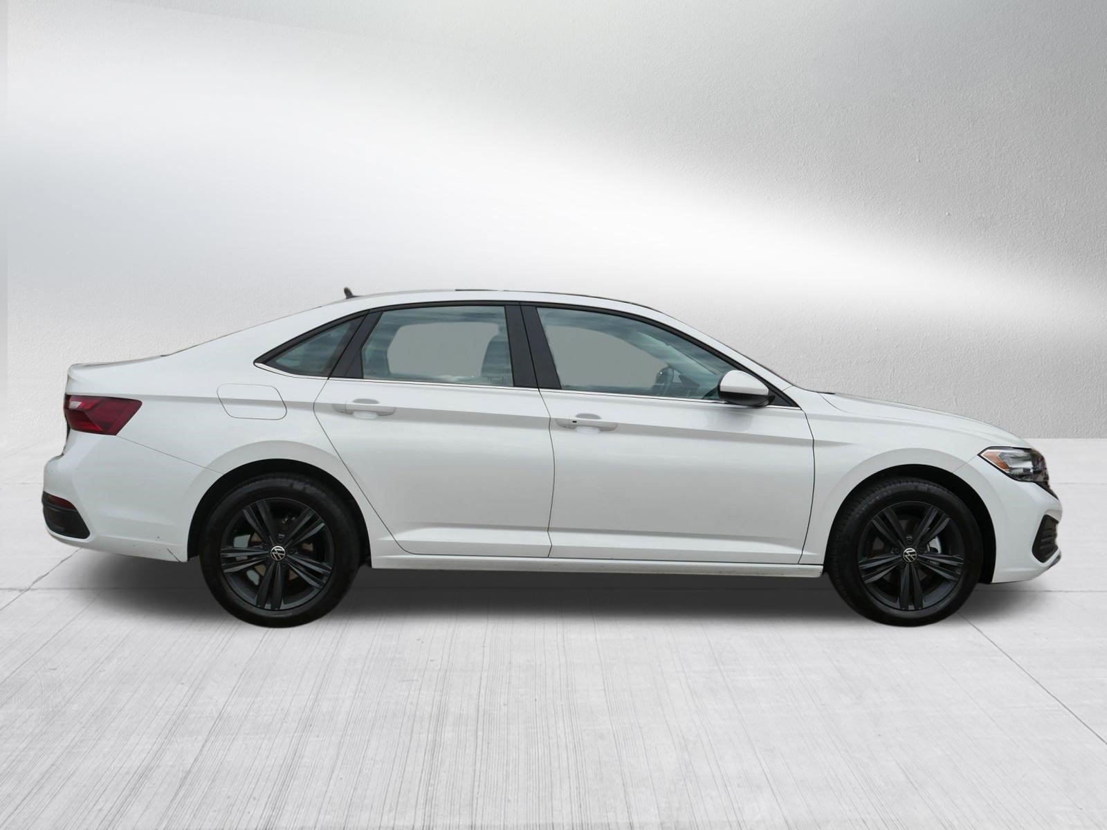 Used 2023 Volkswagen Jetta SE FWD image 8