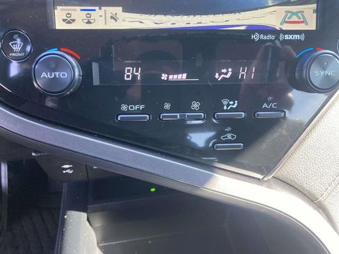 Used 2019 Toyota Camry XSE image 21