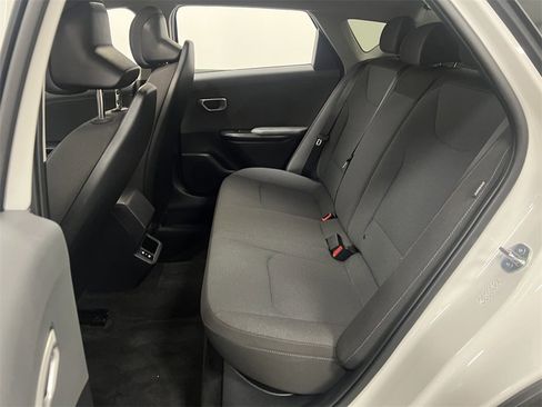 Used 2025 Kia K4 LXS image 11