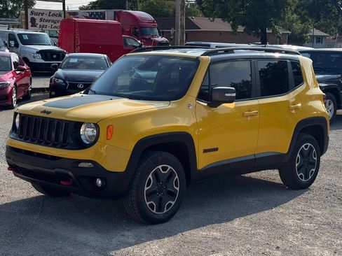 Used 2016 Jeep Renegade Trailhawk AWD/4WD image 13