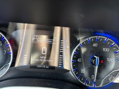 Certified 2018 Chrysler Pacifica Touring-L FWD image 8