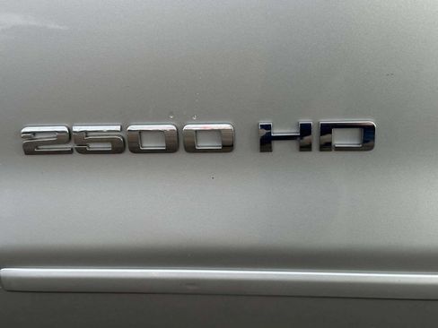 Used 2018 Chevrolet Silverado 2500 LT w/ All Star Edition image 40