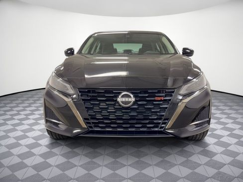Used 2025 Nissan Altima 2.5 SR AWD/4WD image 6