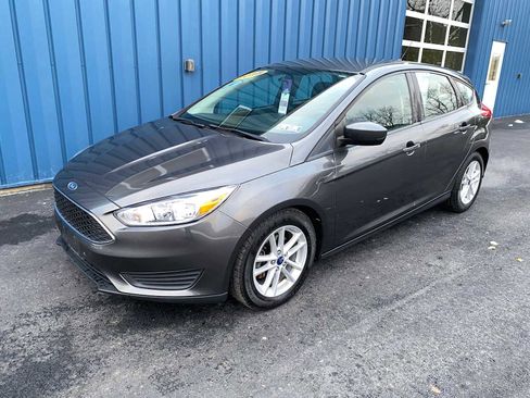 Used 2018 Ford Focus SE image 2