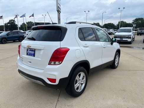 Certified 2022 Chevrolet Trax LT w/ LT Convenience Package AWD/4WD image 5