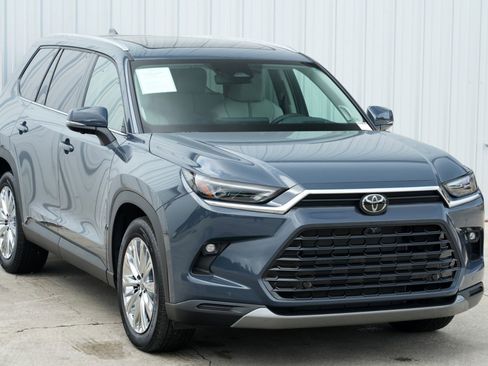 Used 2024 Toyota Grand Highlander Platinum image 58