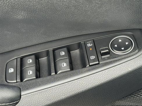 Used 2025 Kia Seltos S image 19