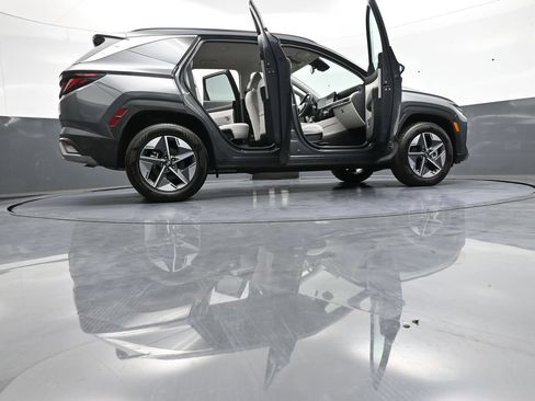 Certified 2025 Hyundai Tucson SEL AWD/4WD image 48