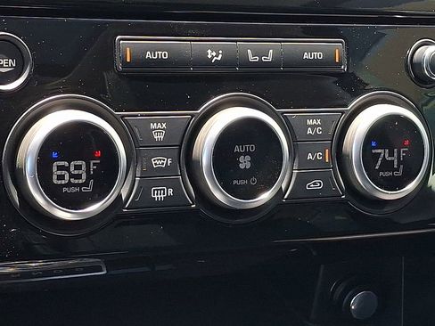 Used 2018 Land Rover Discovery HSE Luxury AWD/4WD image 21