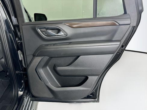 Used 2023 GMC Yukon SLE w/ Gmc Pro Safety Plus Package RWD image 31