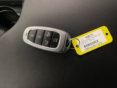 Certified 2024 Hyundai Palisade Limited FWD image 26