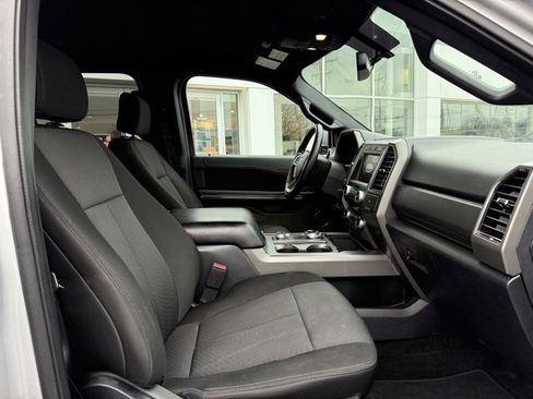 Used 2019 Ford Expedition XLT image 23
