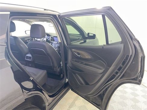 Used 2022 GMC Terrain Denali image 32