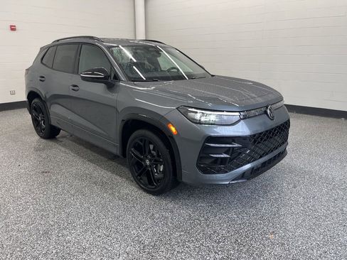 New 2026 Volkswagen Tiguan SE R-Line AWD/4WD image 9