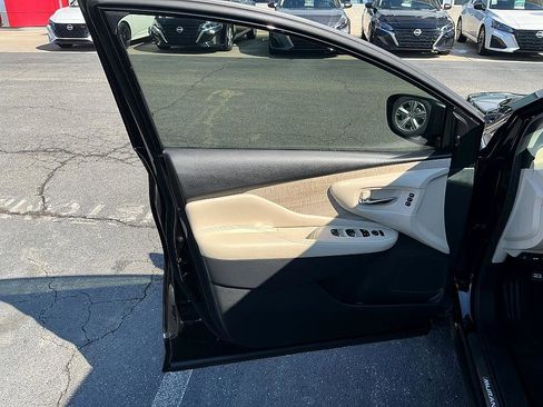 Certified 2024 Nissan Murano SL image 11