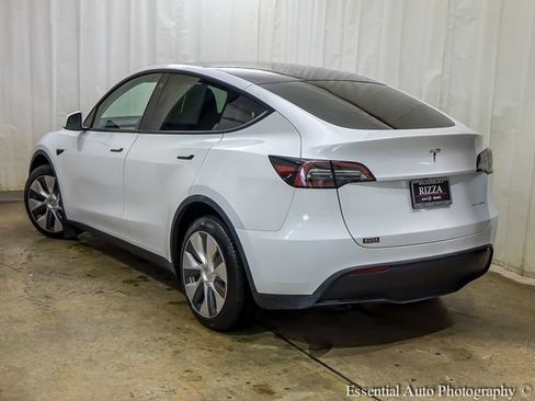Used 2023 Tesla Model Y Long Range AWD/4WD image 9