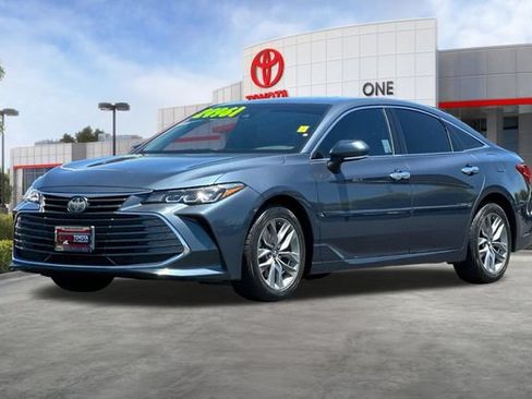 Used 2019 Toyota Avalon XLE w/ Carpet Mat Package FWD image 9