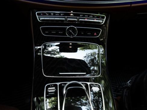 Used 2020 Mercedes-Benz E 450 4MATIC Cabriolet image 45