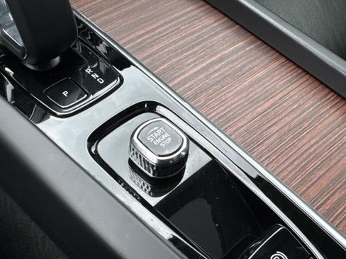 Used 2024 Volvo S60 B5 Plus image 26