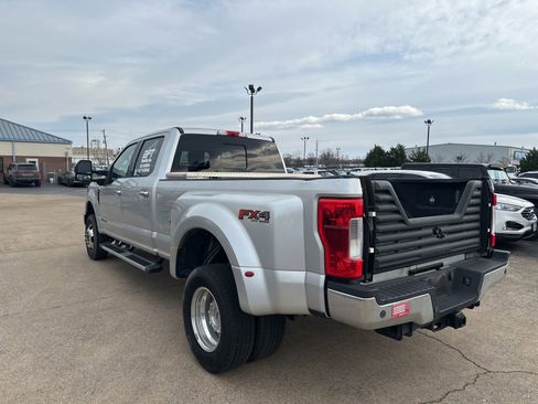 Used 2019 Ford F350 Lariat w/ Lariat Ultimate Package image 4