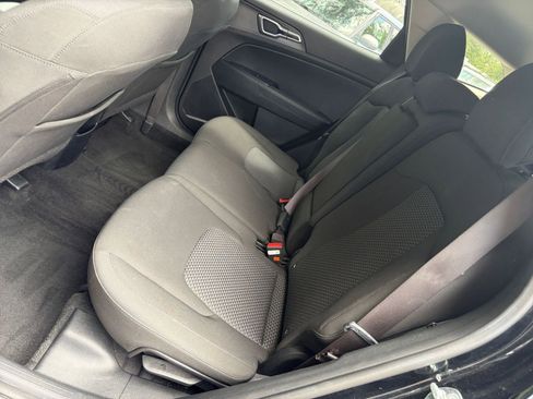 Used 2025 Kia Sportage LX FWD image 23
