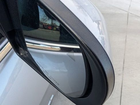 Used 2018 Jeep Cherokee Limited image 31