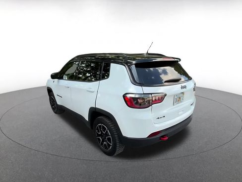 Used 2025 Jeep Compass Trailhawk AWD/4WD image 9