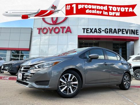 Used 2025 Nissan Versa SV FWD image 1