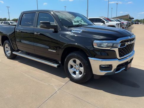 Used 2025 RAM 1500 Big Horn AWD/4WD image 2