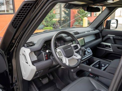 Used 2023 Land Rover Defender 110 S image 18