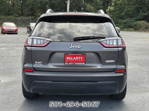 Used 2019 Jeep Cherokee Latitude Plus FWD image 4