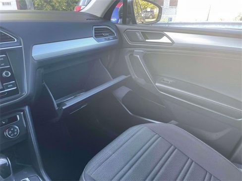 Used 2022 Volkswagen Tiguan S image 31
