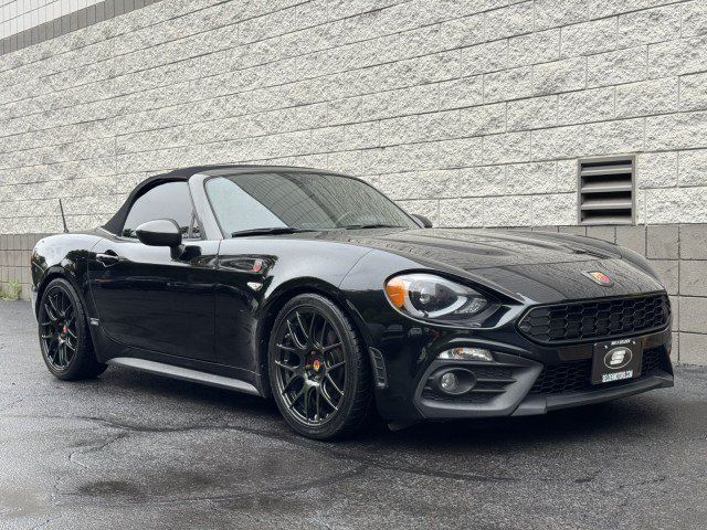 Used 2019 FIAT 124 Spider Abarth w/ Visibility Group RWD image 4