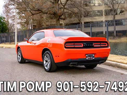 Used 2019 Dodge Challenger SXT image 7