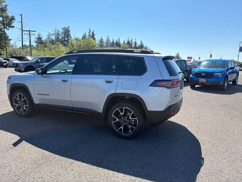 Used 2026 Jeep Cherokee Overland w/ Advanced Pro Tech Group AWD/4WD image 4